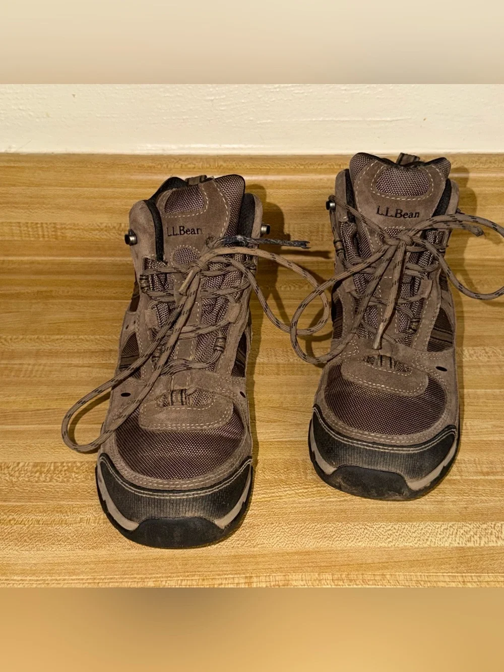 L.L. Bean Men's size 7.5 Trail Mid-Height Hiking Boots shoes outdoors